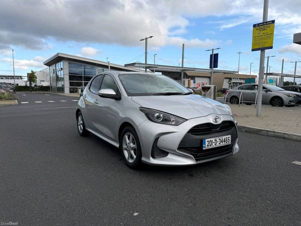 Toyota Yaris Hatchback, Petrol, 2020, Silver