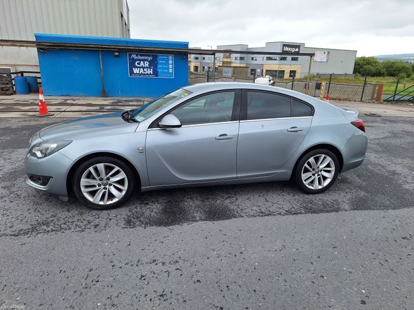 Vauxhall Insignia Hatchback, Diesel, 2016, Silver
