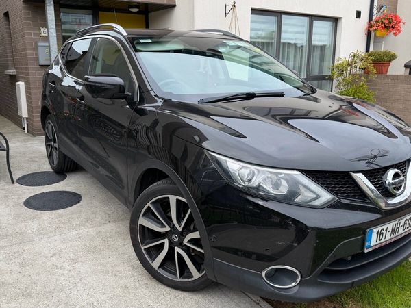 Nissan Qashqai Hatchback, Diesel, 2016, Black