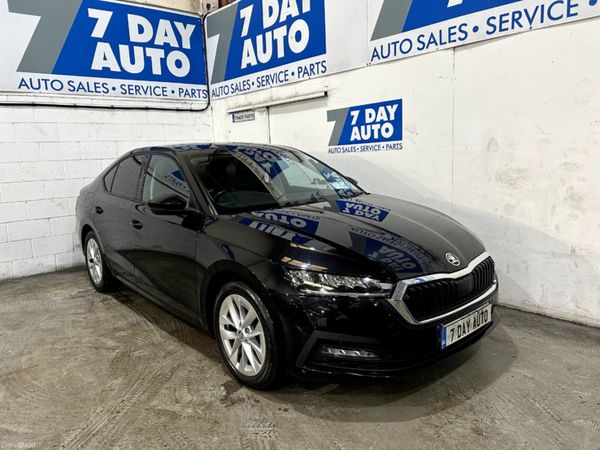 Skoda Octavia Hatchback, Diesel, 2023, Black