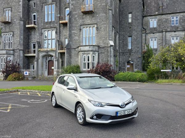 Toyota Auris MPV, Petrol Hybrid, 2015, Silver