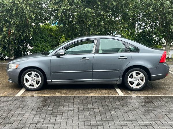 Volvo S40 Saloon, Diesel, 2012, Grey