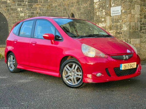 Honda Jazz Hatchback, Petrol, 2006, Red
