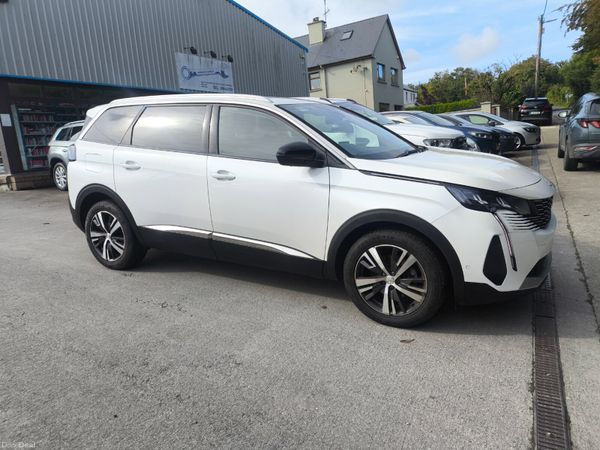 Peugeot 5008 MPV, Diesel, 2022, White