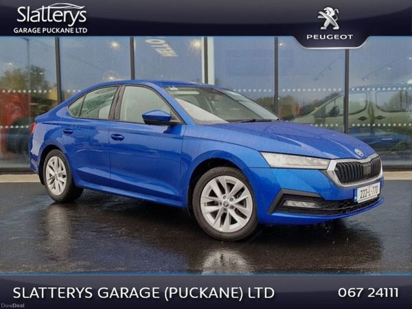 Skoda Octavia Hatchback, Petrol, 2022, Blue