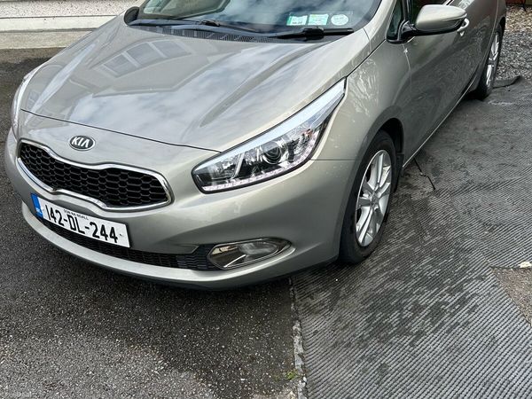 Kia Ceed Hatchback, Diesel, 2014, Silver