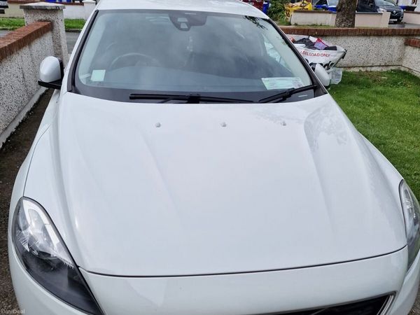 Volvo V40 Hatchback, Diesel, 2013, White