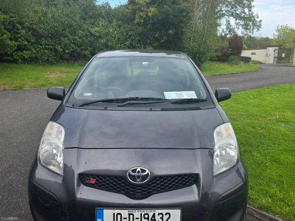 Toyota Yaris Hatchback, Petrol, 2010, Grey