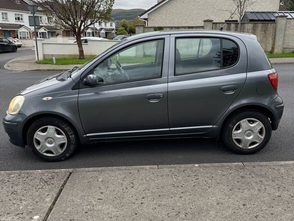 Toyota Yaris Hatchback, Petrol, 2004, Blue