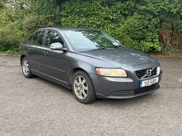 Volvo S40 Saloon, Diesel, 2011, Grey
