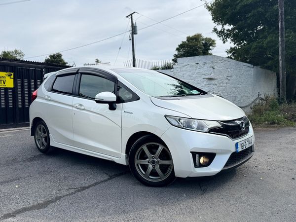 Honda Fit Hatchback, Petrol Hybrid, 2016, White