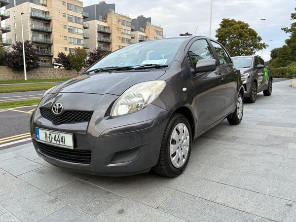 Toyota Yaris Hatchback, Petrol, 2011, Grey