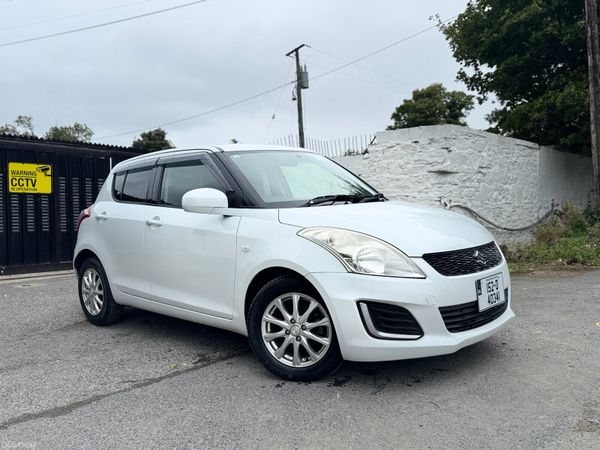 Suzuki Swift Hatchback, Petrol, 2015, White