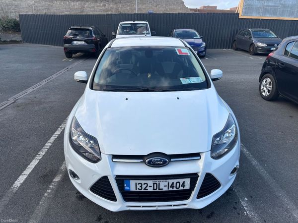 Ford Focus Hatchback, Petrol, 2013, White