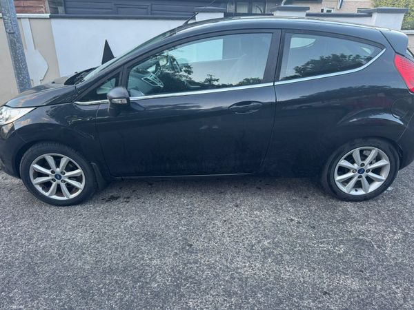 Ford Fiesta Hatchback, Petrol, 2012, Black