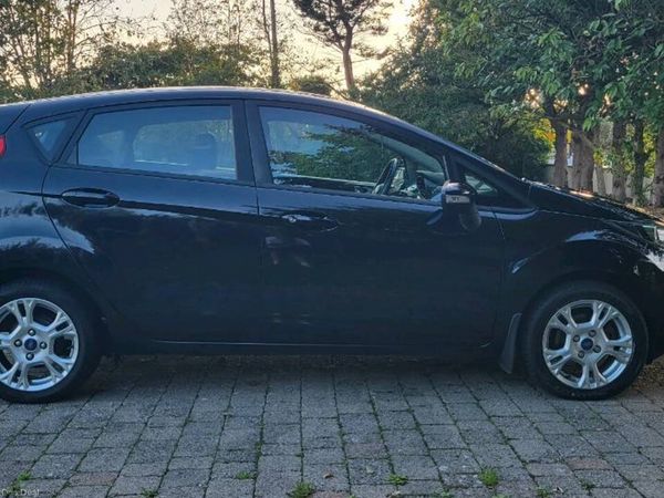 Ford Fiesta Hatchback, Petrol, 2014, Black