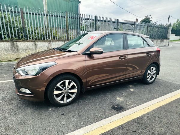 Hyundai i20 Hatchback, Petrol, 2015, Brown