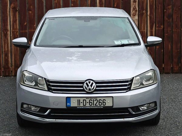 Volkswagen Passat Saloon, Petrol, 2011, Silver