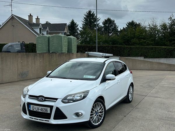 Ford Focus Hatchback, Petrol, 2012, White