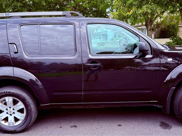Nissan Pathfinder SUV, Diesel, 2008, Black