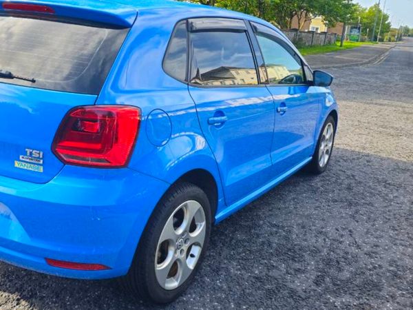 Volkswagen Polo Hatchback, Petrol, 2014, Blue