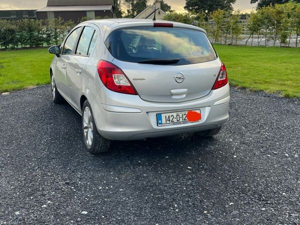 Opel Corsa Hatchback, Petrol, 2014, Silver