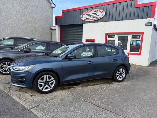 Ford Focus Hatchback, Diesel, 2023, Blue