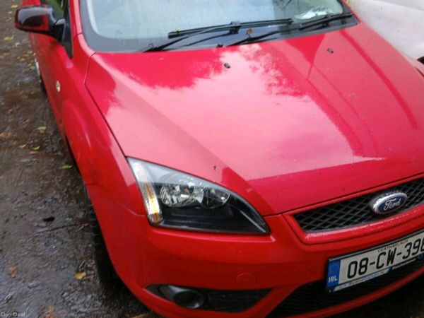 Ford Focus Hatchback, Petrol, 2008, Red