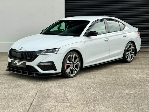 Skoda Octavia Saloon, Diesel, 2022, White