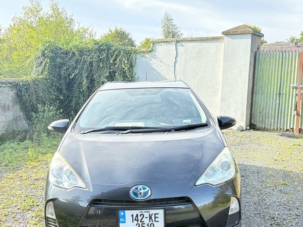 Toyota Aqua Hatchback, Petrol Hybrid, 2014, Black