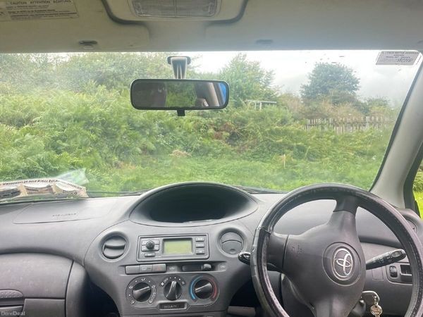 Toyota Yaris Hatchback, Petrol, 2004, Green