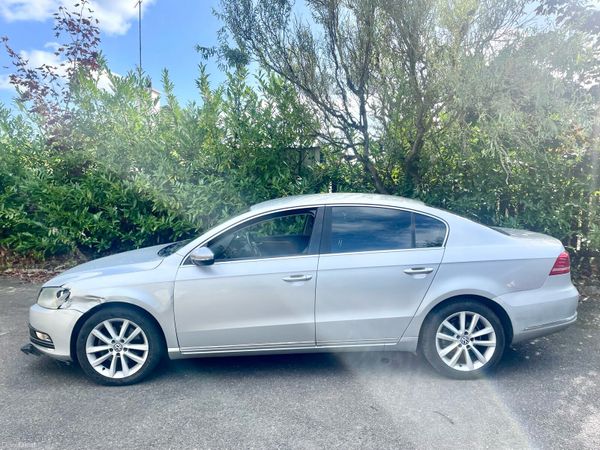Volkswagen Passat Saloon, Diesel, 2011, Silver