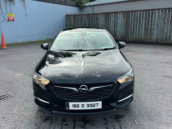 Opel Insignia Hatchback, Diesel, 2018, Black