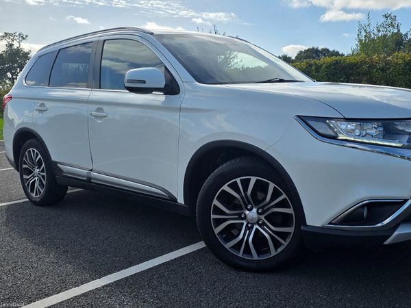 Mitsubishi Outlander SUV, Diesel, 2016, White