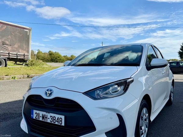 Toyota  Hatchback, Petrol Hybrid, 2021, White