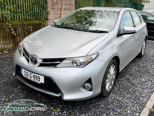 Toyota Auris Hatchback, Diesel, 2013, Silver