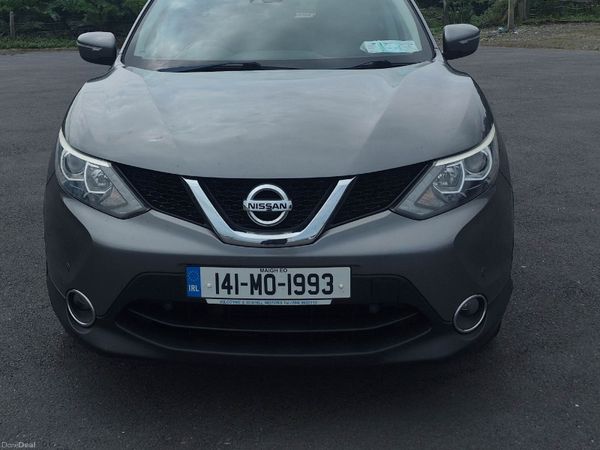 Nissan Qashqai Hatchback, Diesel, 2014, Grey