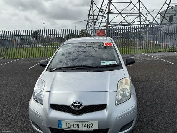 Toyota Yaris Hatchback, Petrol, 2010, Silver