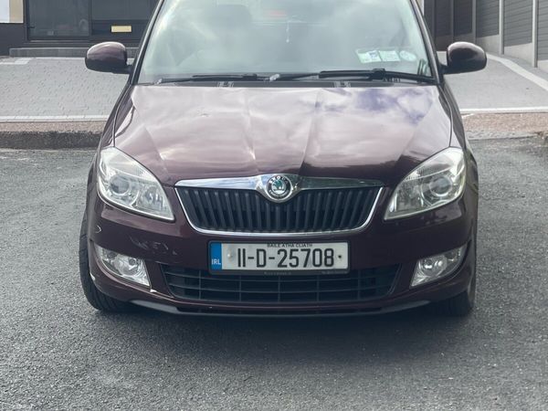 Skoda Fabia Estate/Jeep, Petrol, 2011, Red