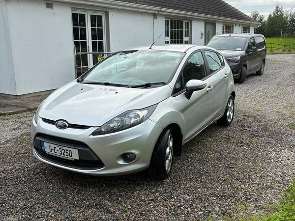 Ford Fiesta Hatchback, Petrol, 2011, Silver