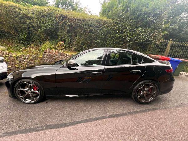 Alfa Romeo Giulia Saloon, Petrol, 2017, Black
