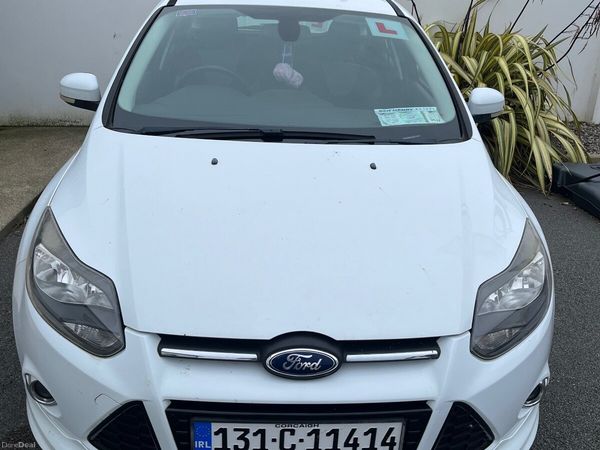 Ford Focus Hatchback, Petrol, 2013, White