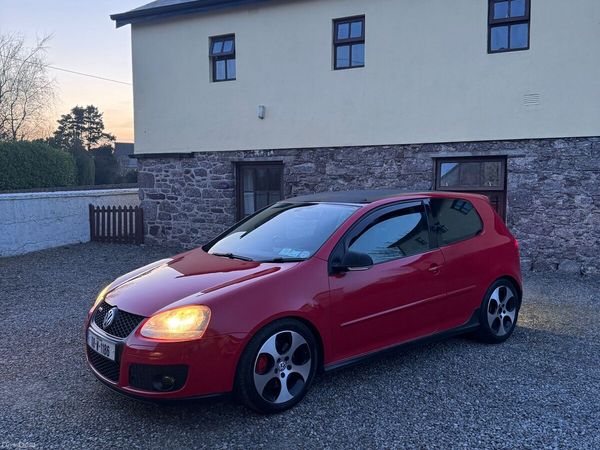 Volkswagen Golf Hatchback, Petrol, 2008, Red