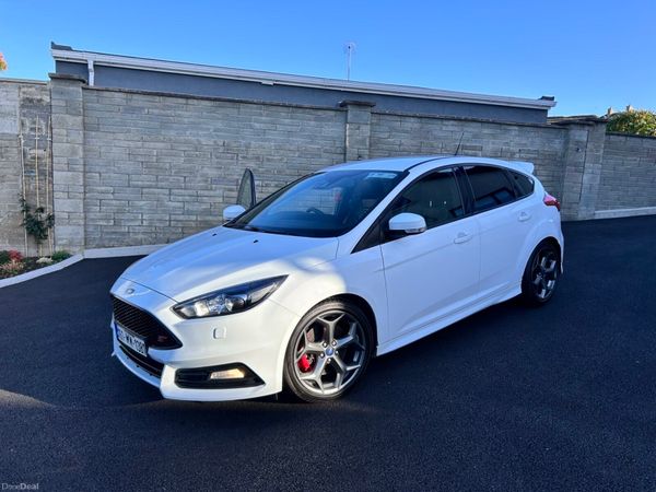 Ford Focus Hatchback, Diesel, 2016, White