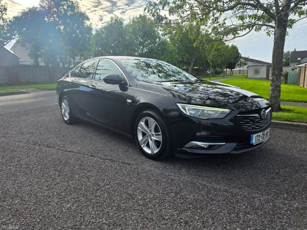 Vauxhall Insignia Hatchback, Diesel, 2017, Black