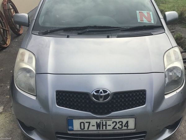 Toyota Yaris Hatchback, Petrol, 2007, Silver