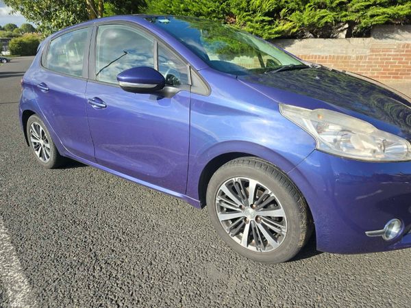 Peugeot 208 Hatchback, Diesel, 2013, Blue