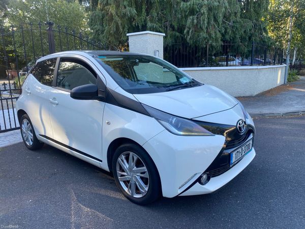 Toyota Aygo Hatchback, Petrol, 2017, White