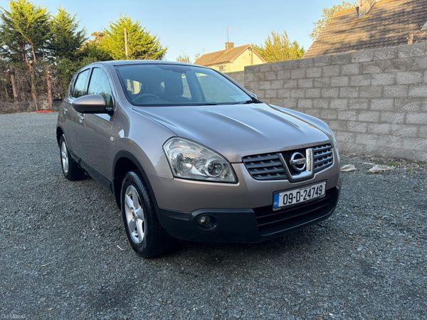 Nissan Qashqai Hatchback, Petrol, 2009, Brown