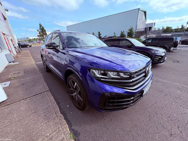 Volkswagen Touareg SUV, Petrol Plug-in Hybrid, 2024, Blue